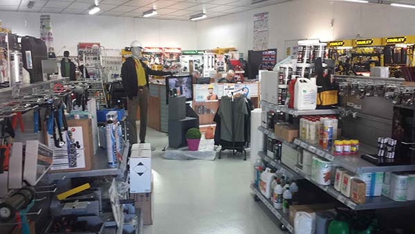 quincaillerie-solutions-batiment-boschat-laveix-bressuire-interieur-magasin