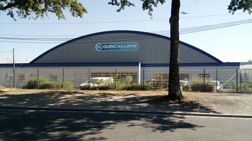 quincaillerie-solutions-batiment-boschat-laveix-exterieur-magasin-nantes