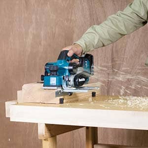 rabot elec makita